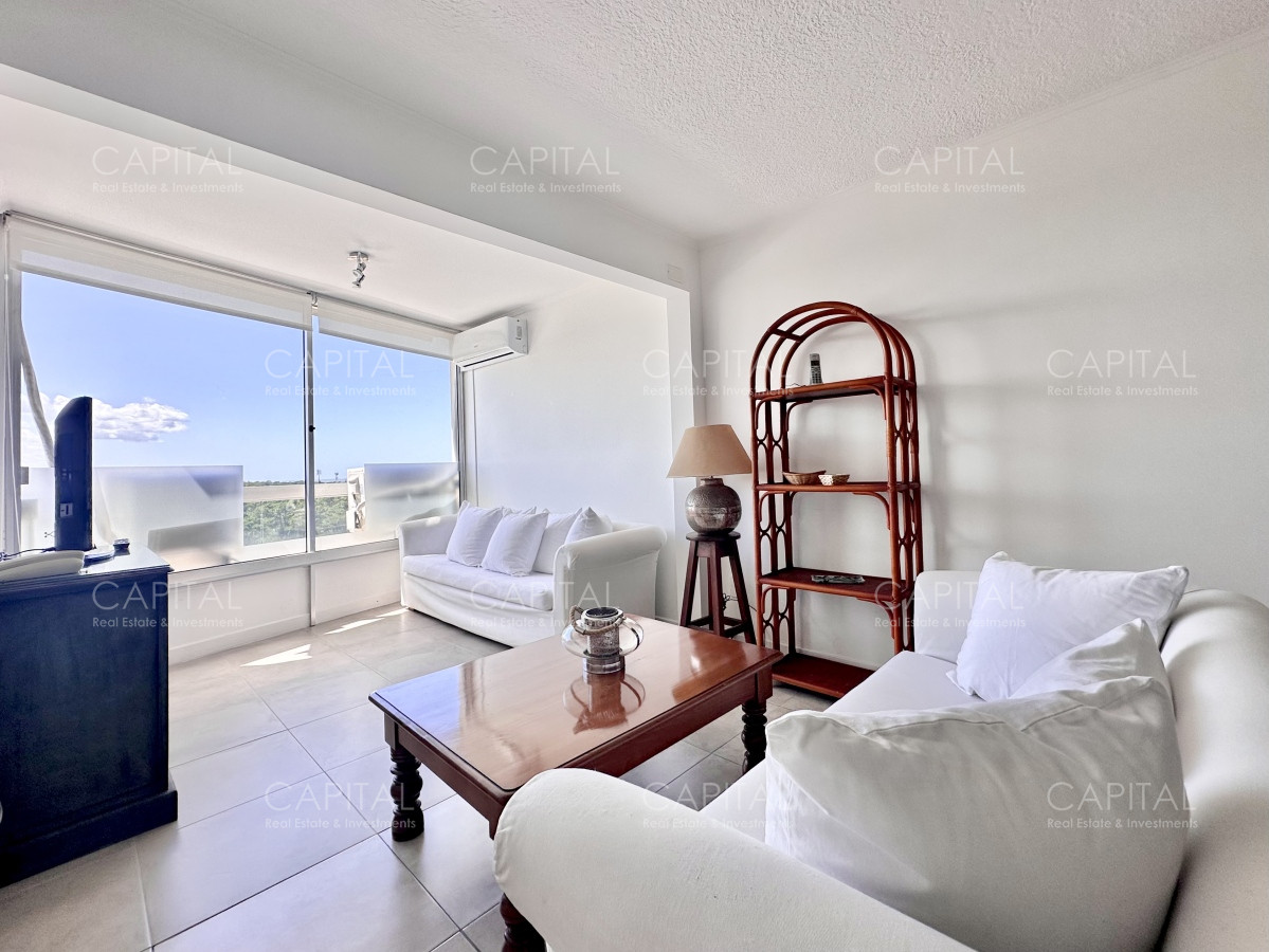 Apartamento ID.32765 - Apartamento de dos dormitorios y servicio en Alquiler Anual, Punta del Este