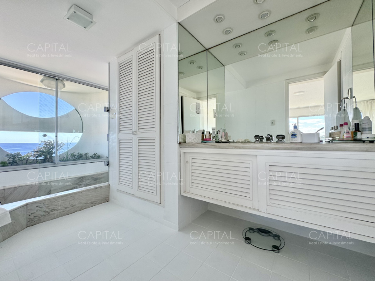 Apartamento ID.32324 - Estrella de Mar Punta del Este Departamento primera linea playa brava