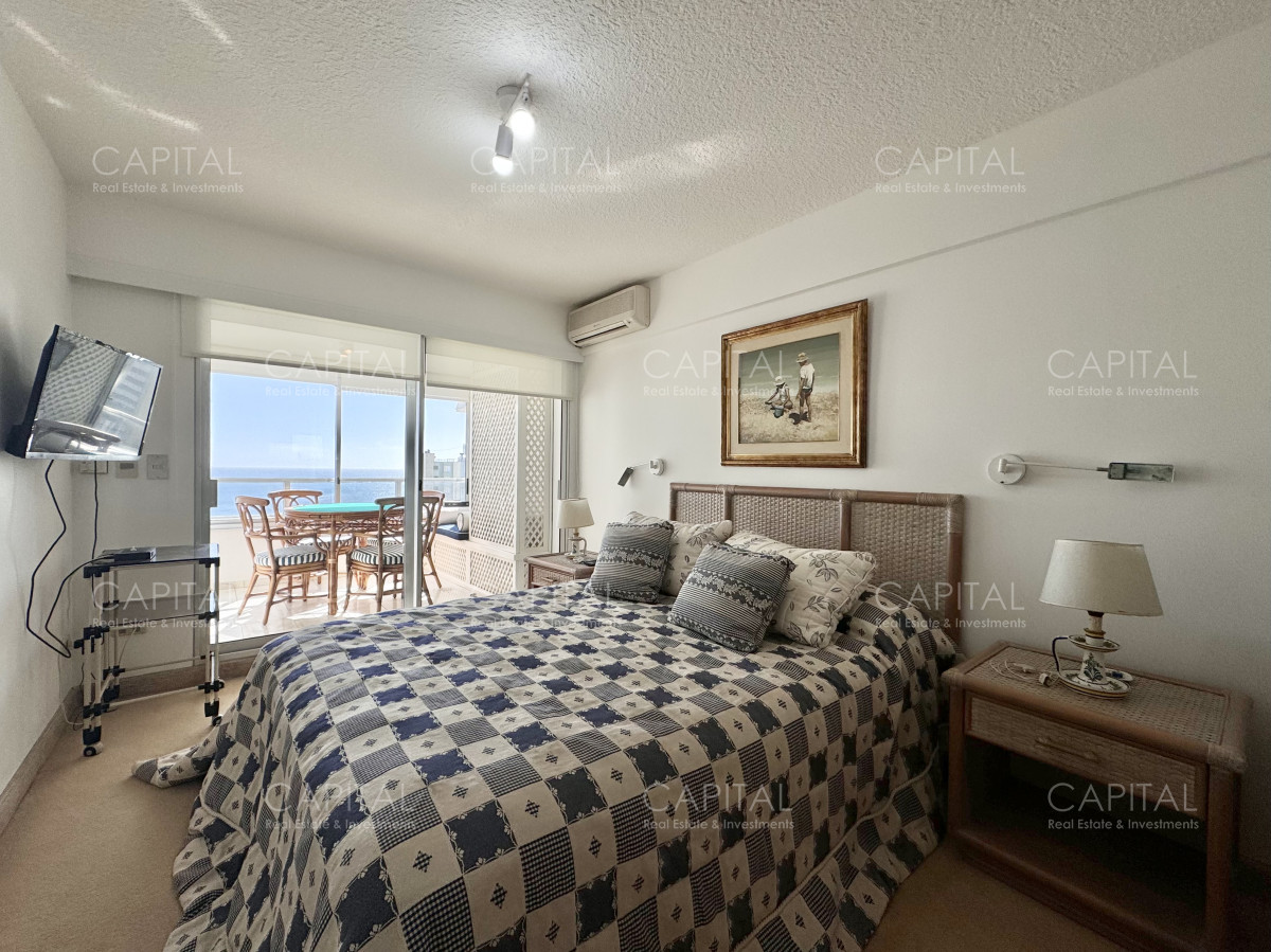 Apartamento ID.39373 - Apartamento de tres dormitorios y dependencia en venta, Playa Mansa, Punta del Este.
