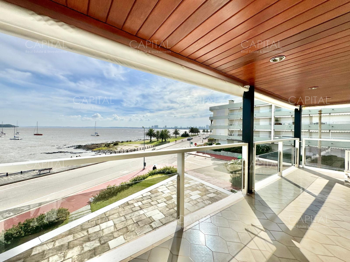 Apartamento frente al puerto de Punta del Este en Alquiler - CCP24860A