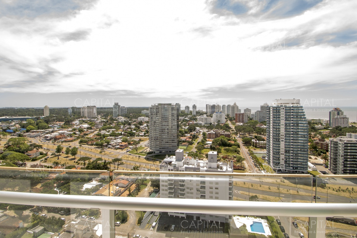 Apartamento ID.25836 - Apartamento Season Tower Playa Mansa 2 dormitorios Jacuzzi mirando al Mar
