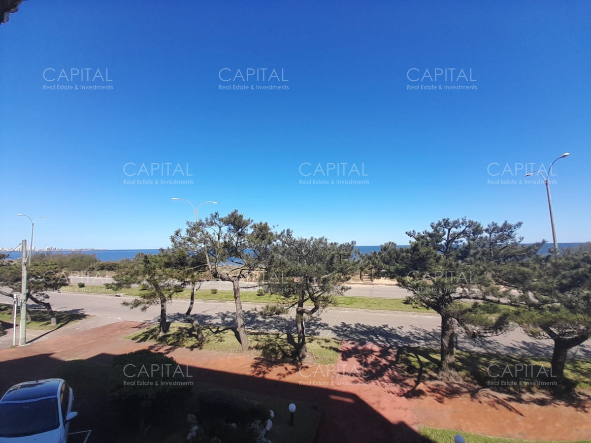 Apartamento ID.33231 - Venta departamento Playa Mansa dos dormitorios dos baños Punta del Este