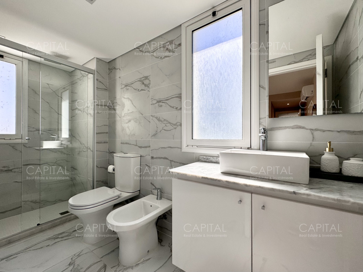 Apartamento ID.37212 - Apartamento de tres dormitorios y dependencia en alquiler, Punta del Este