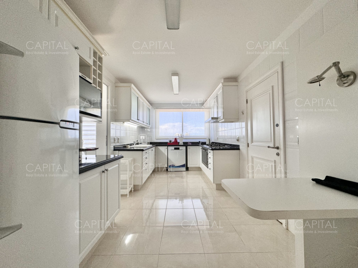 Apartamento ID.39811 - Apartamento Unificado en venta, Torre Le Jardin, Playa Mansa, Punta del Este.