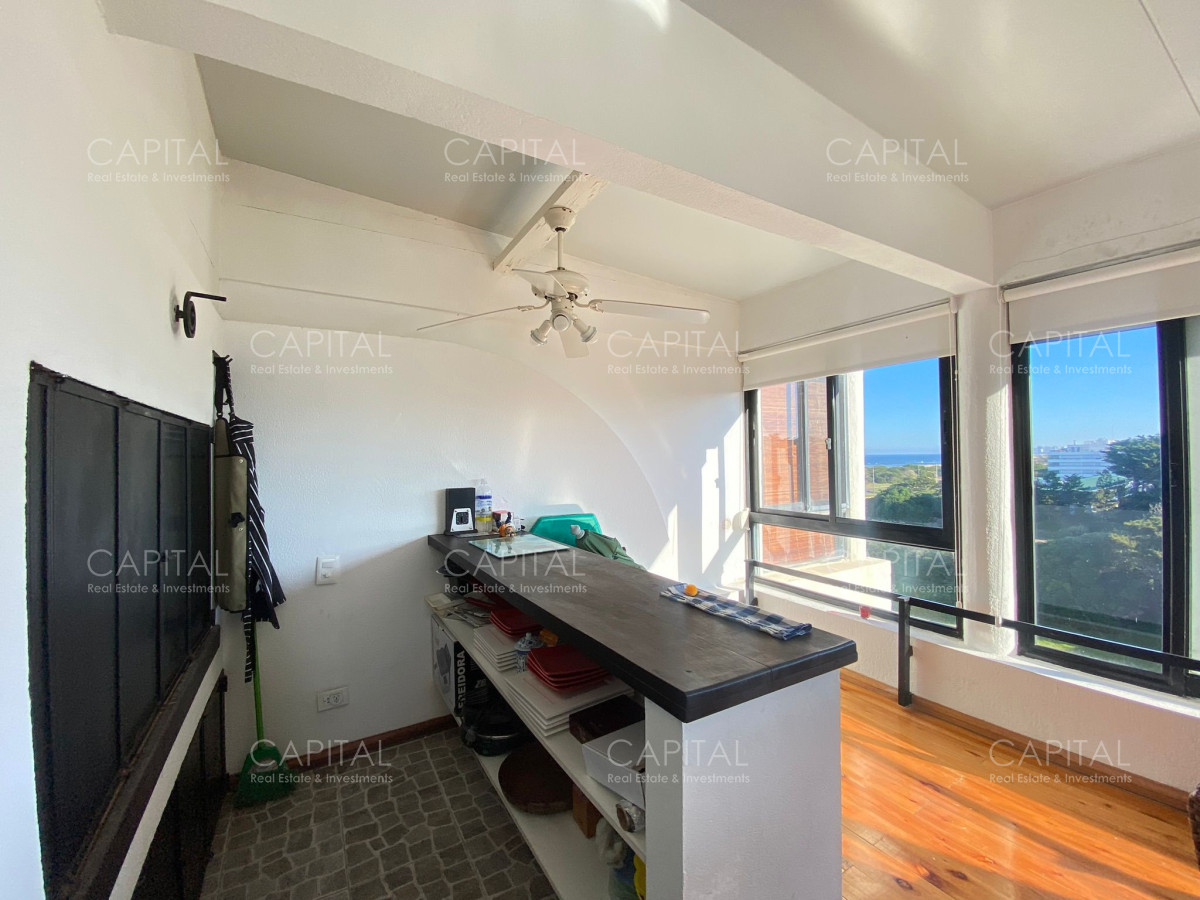 Apartamento ID.34603 - Apartamento en Alquiler Primera Linea Tres dormitorios con Parrillero