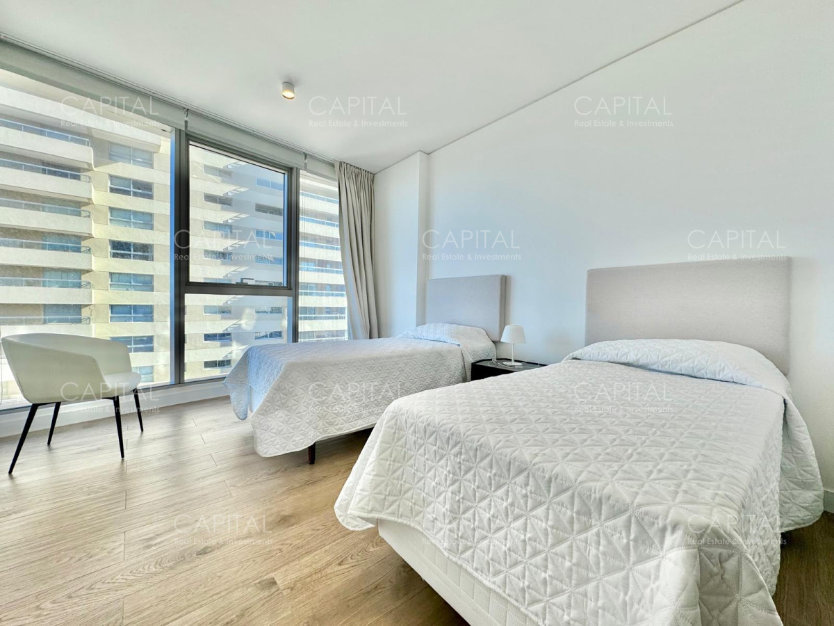 Apartamento ID.36643 - Apartamento esquinero de tres y dependencia piso alto en Trump Tower en Venta