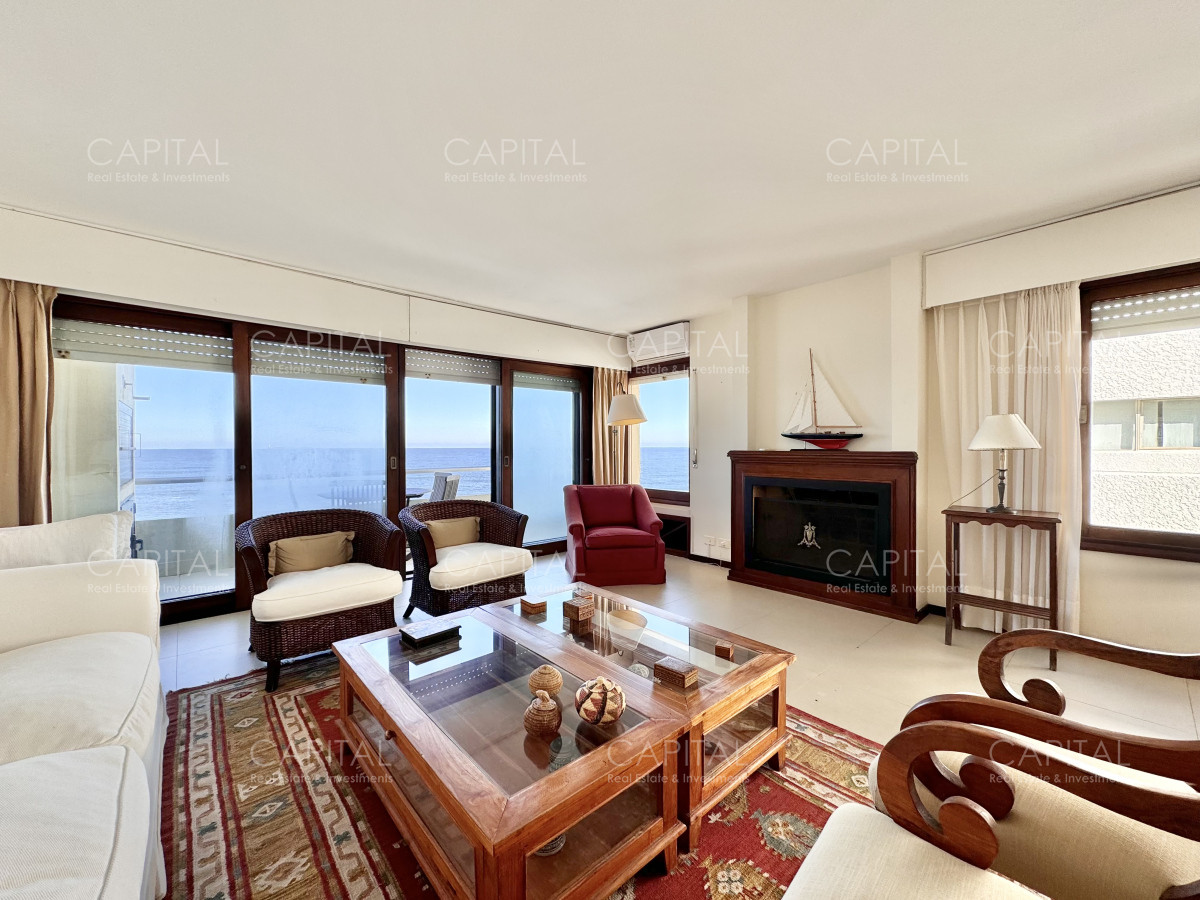 Apartamento ID.38759 - Apartamento de tres dormitorios en venta en Península, Punta del Este.