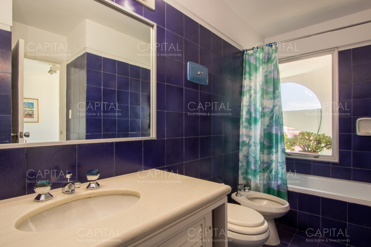Apartamento ID.40499 - Amplio Apartamento de 4 Dormitorios en Venta Punta del Este
