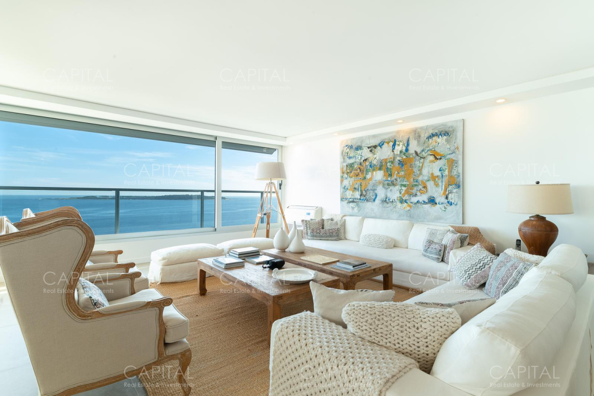 Apartamento ID.36586 - Exclusivo departamento totalmente reformado de 4 suites en Playa Mansa