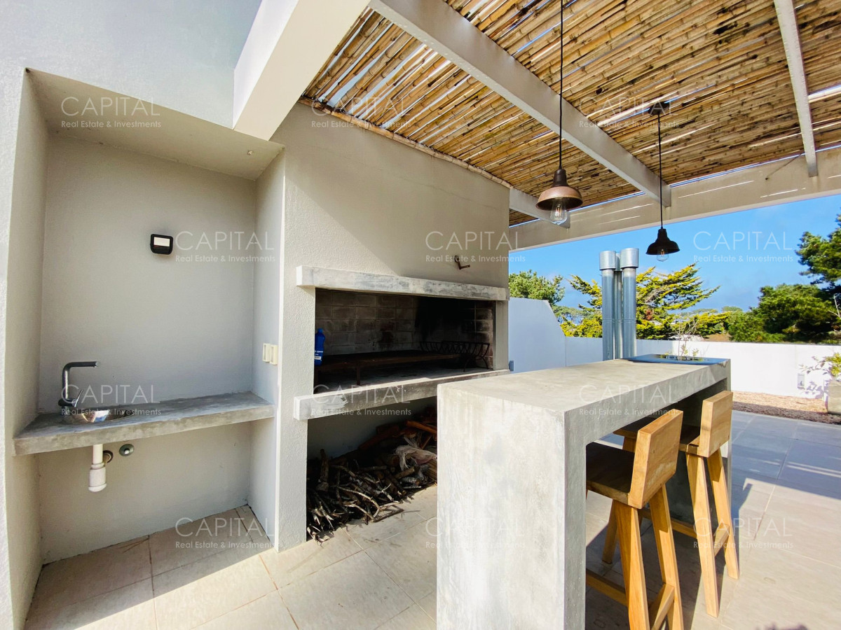 Apartamento ID.33008 - Apartamento en Venta Tres Suites y Dependencia Playa Brava