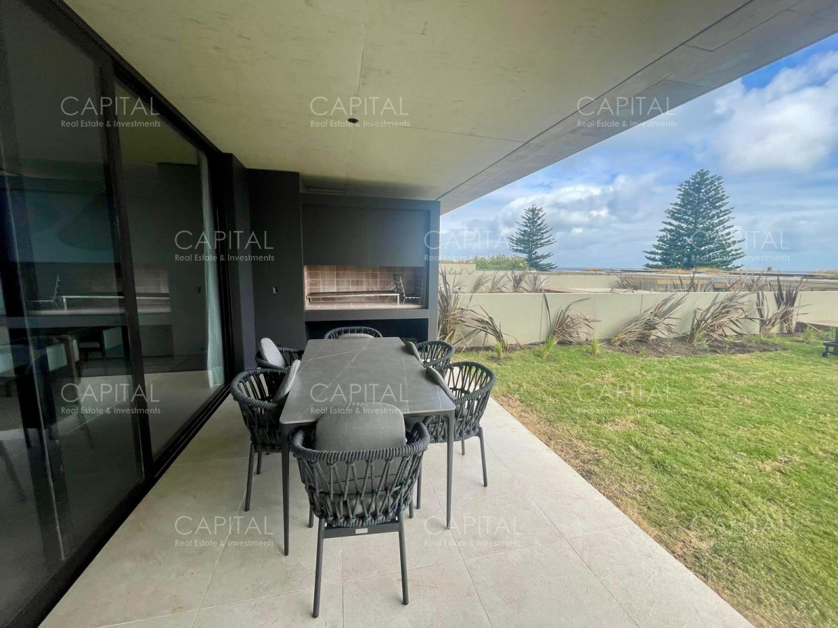 Apartamento ID.38226 - Departamento  en venta sobre el mar en La Barra con piscina y parrillero