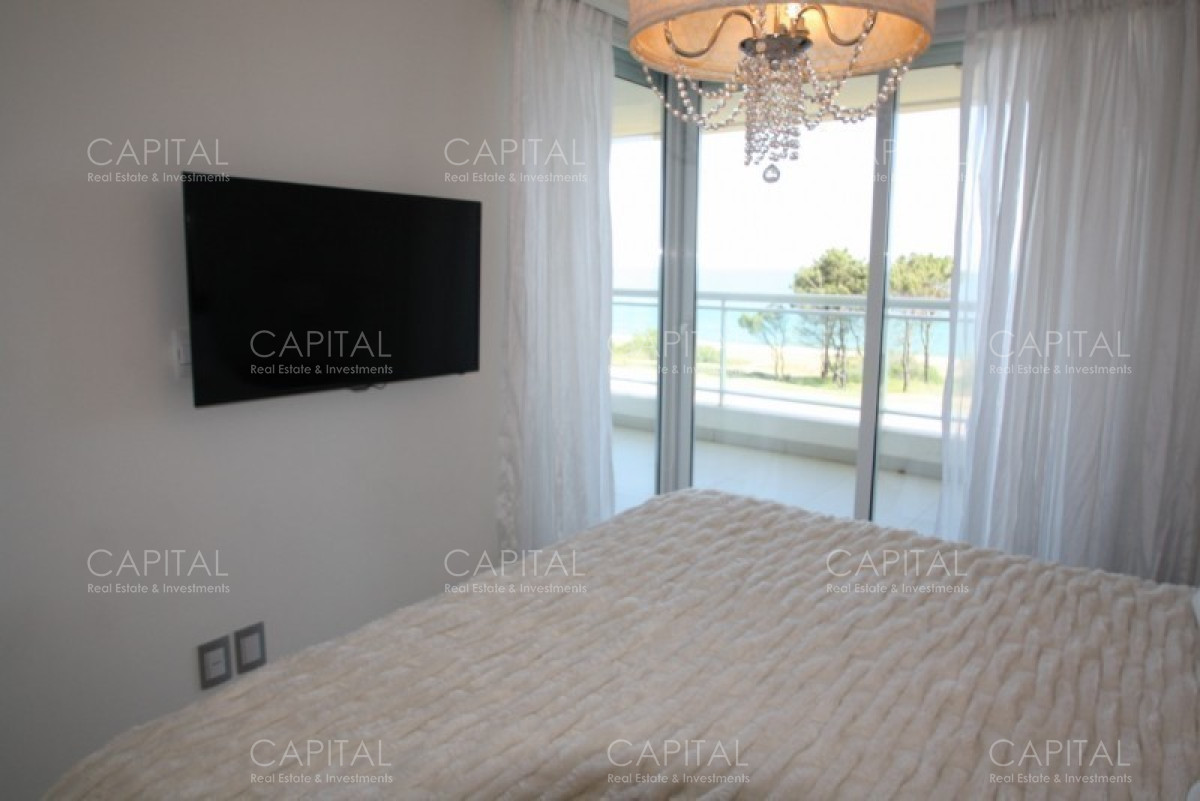 Apartamento ID.37114 - Depto primera linea de Playa Mansa con parrillero