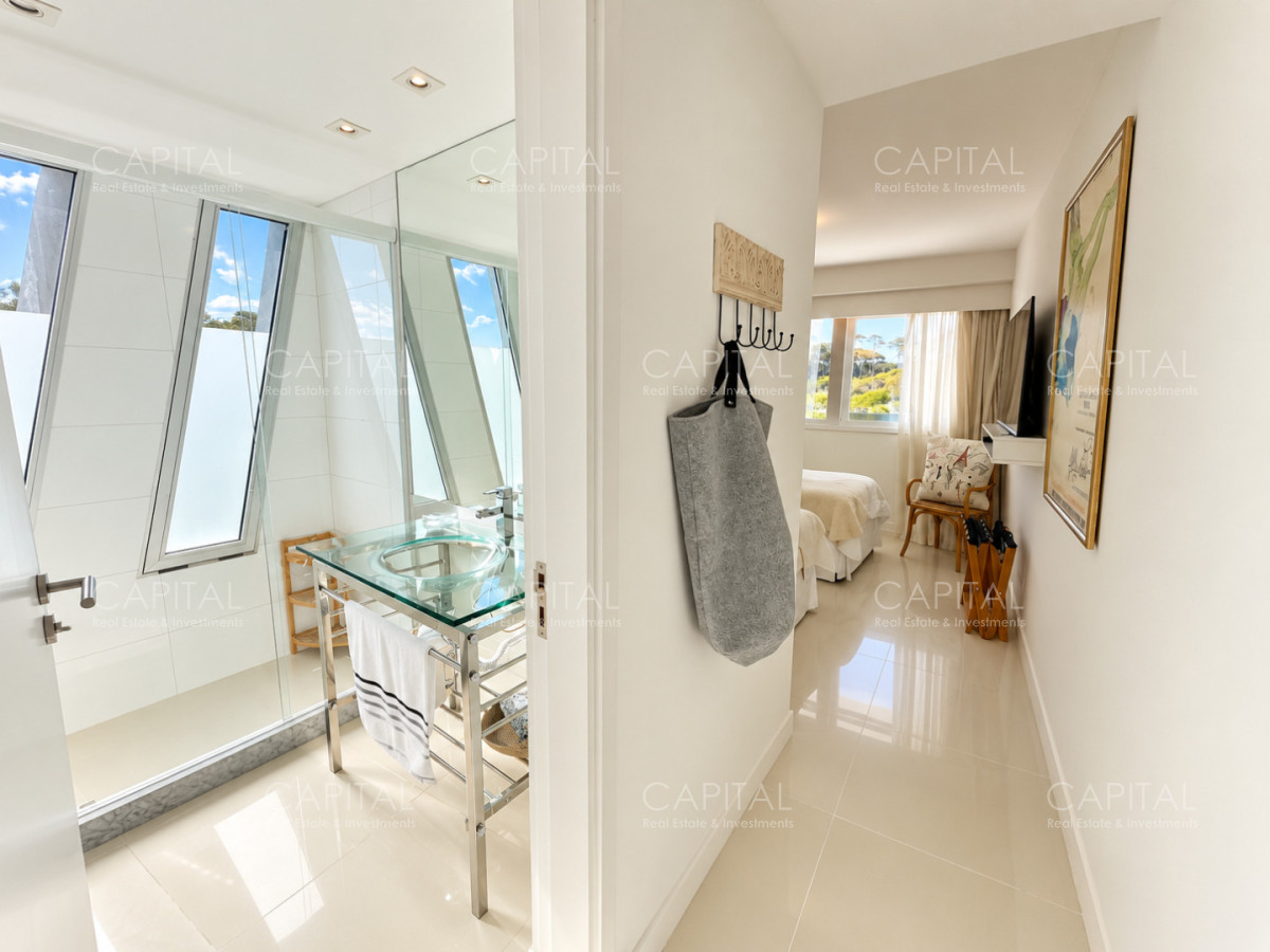Apartamento ID.28086 - Departamento en venta 3 dormitorios en Manantiales en Bikini Beach