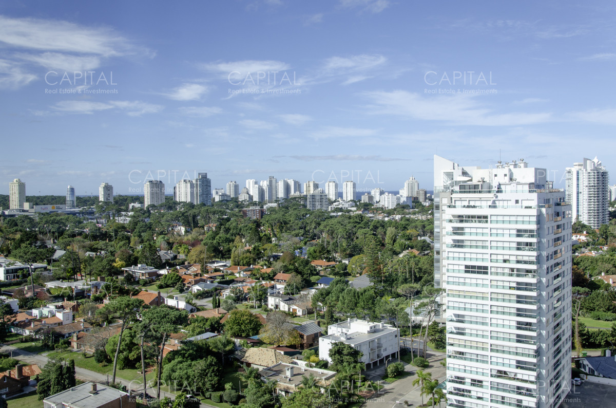 Apartamento ID.36575 - Paramount esquinero de tres dormitorios y servicio en alquiler 