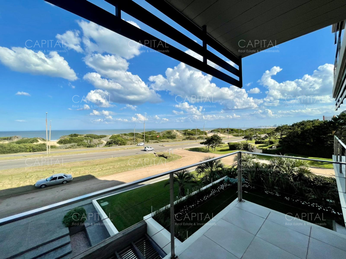 Apartamento ID.32175 - Apartamento en Alquiler Playa Brava Primera Fila 