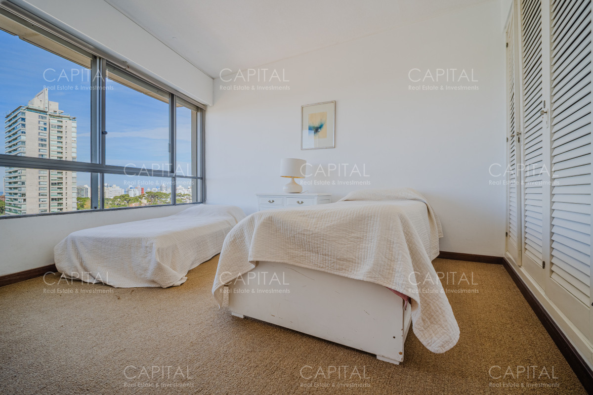 Apartamento ID.37842 - Departamento 3 dormitorios frente a Punta Shopping a pasos del mar