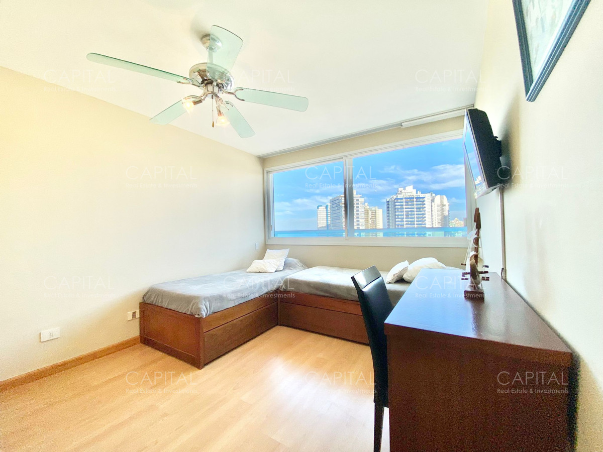 Apartamento ID.30056 - Apartamento de Tres dormitorios con Vista al Mar en Venta en Playa Brava