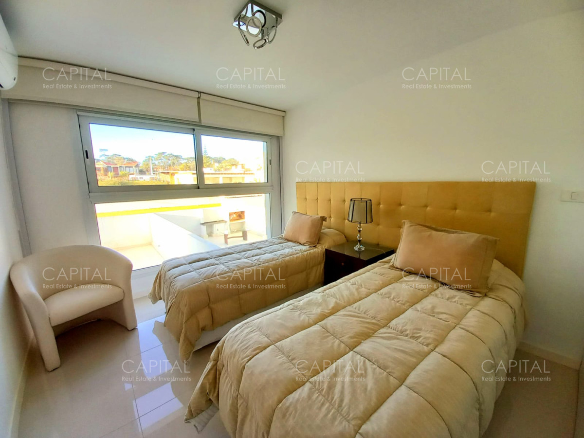 Apartamento ID.31132 - Apartamento Frente al Mar en Venta Dos Dormitorios y Servicio