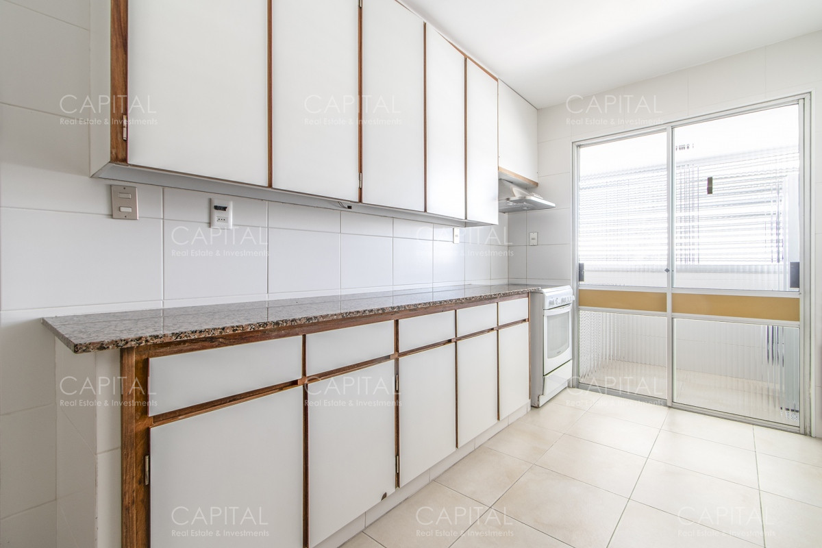 Apartamento ID.31268 - Malecon Punta del Este Apartamento de 3 dormitorios y servicios en venta en primera linea, Playa Mansa.