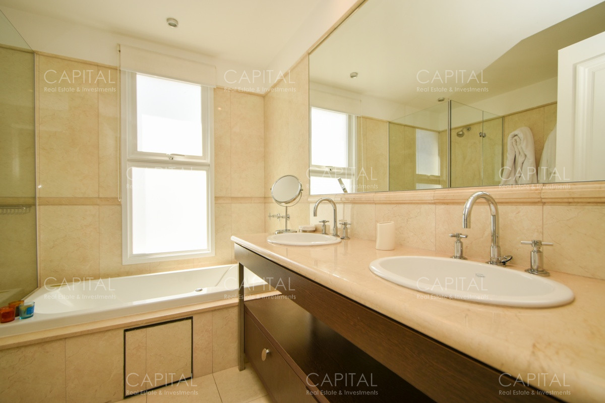 Apartamento ID.30835 - Venta de exclusivo PentHouse sobre playa Brava, Punta del Este