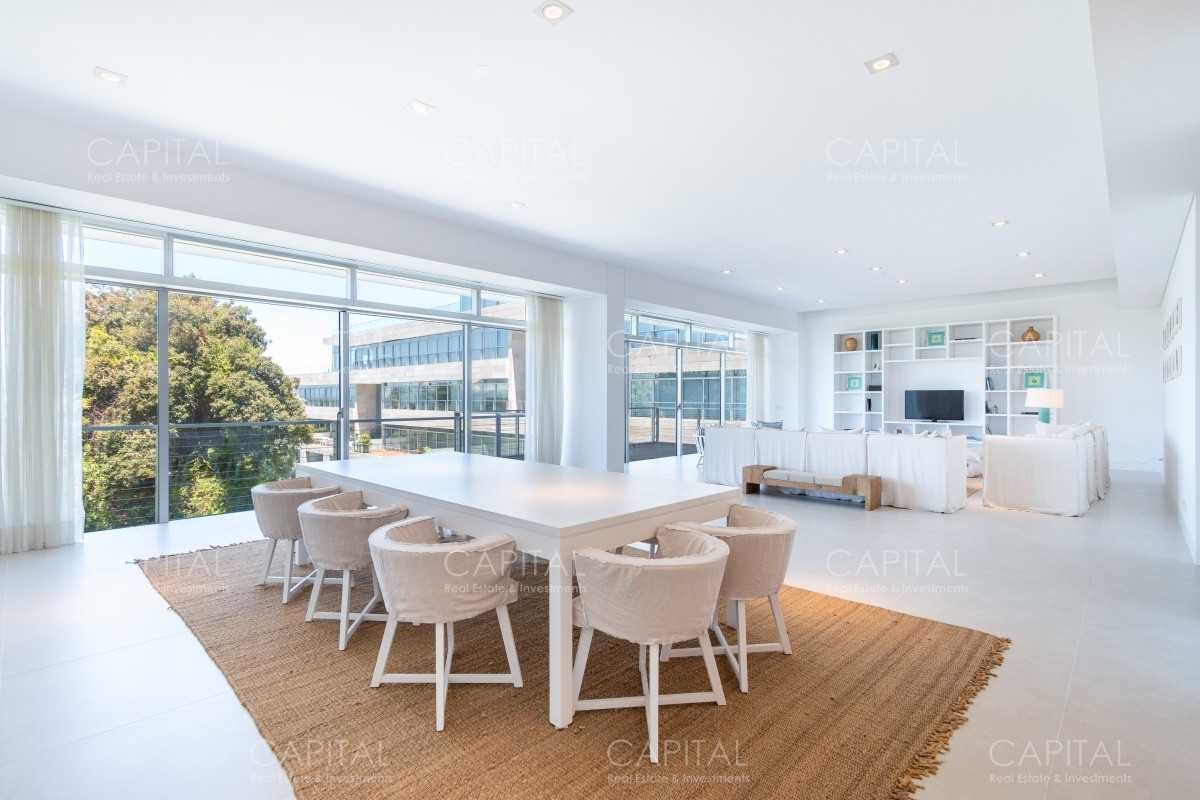 Apartamento ID.30146 - Excelente Apartamento en Acqua Punta del Este Tres suites en Venta en Primera línea, Playa Brava