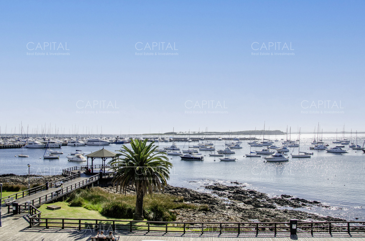 Apartamento ID.32557 - Departamento en Venta Primera Linea en Puerto Punta del Este