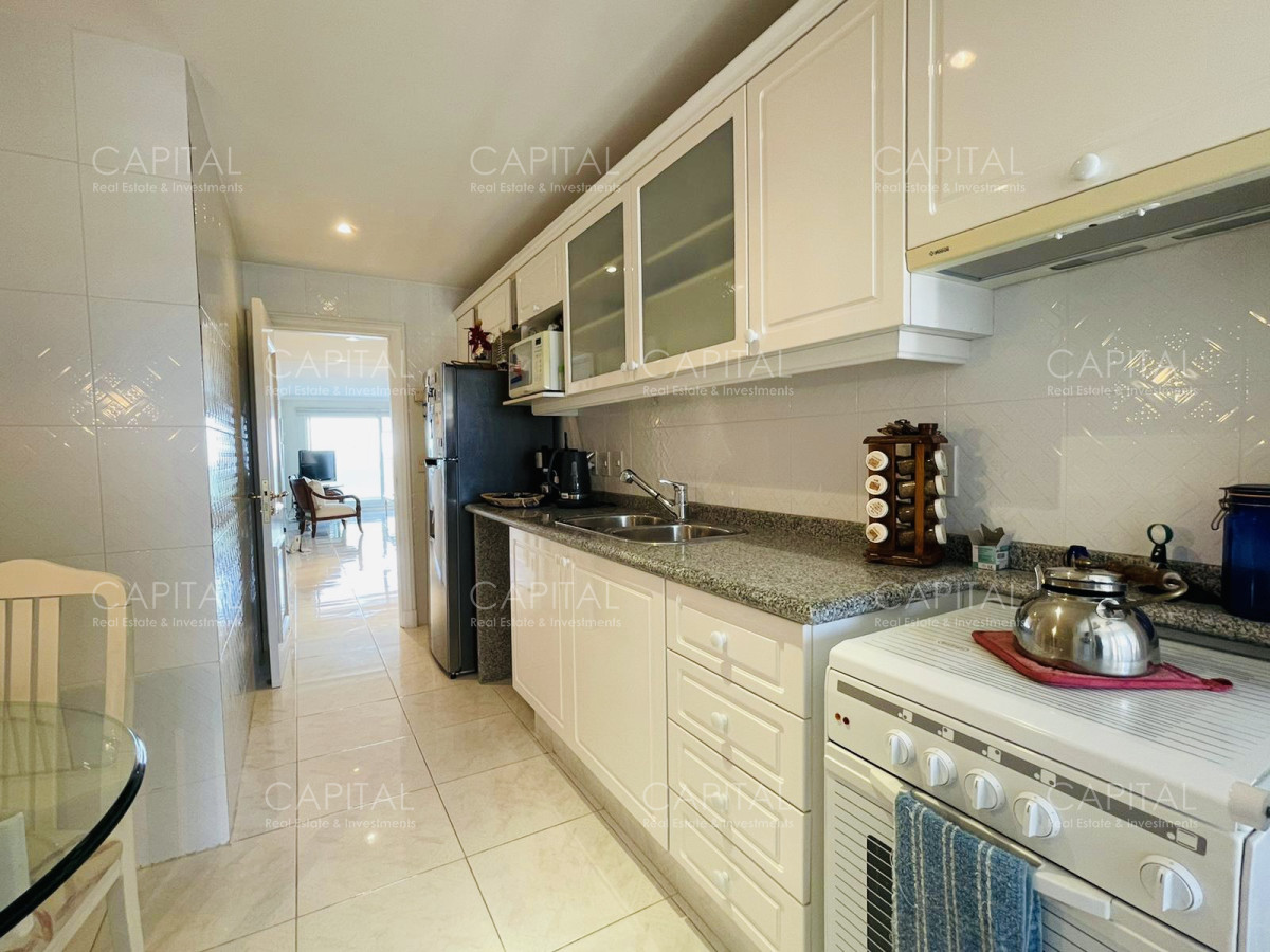 Apartamento ID.31146 - Alquiler temporario de apartamento al frente en edificio de categoría sobre Playa Mansa