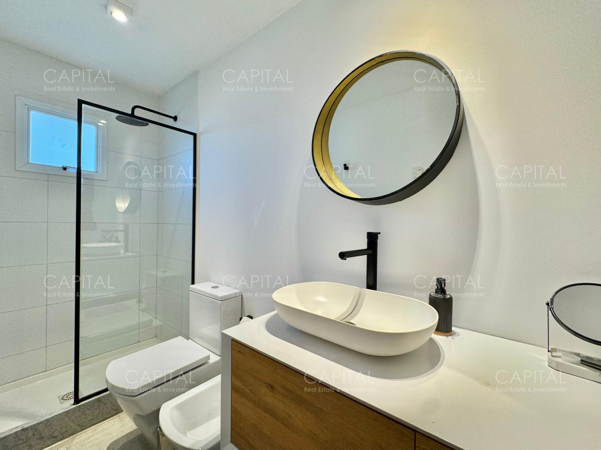 Apartamento ID.34948 - Coral Tower de tres dormitorios en venta Playa Mansa primera fila 