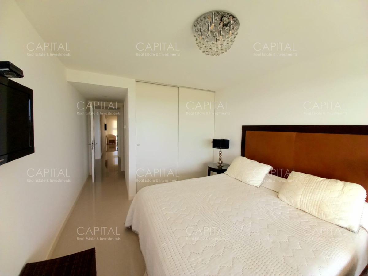 Apartamento ID.31132 - Apartamento Frente al Mar en Venta Dos Dormitorios y Servicio