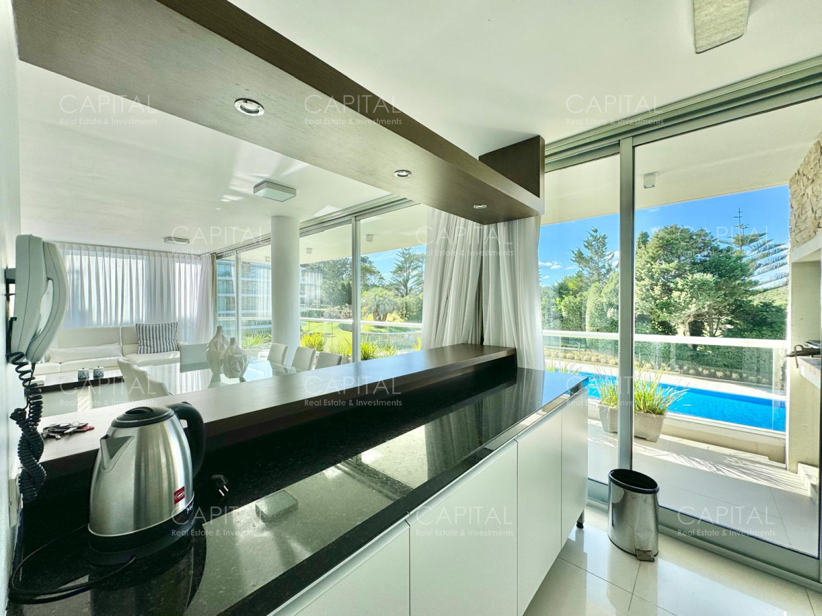 Apartamento ID.24960 - Apartamento en Playa Brava de dos dormitorios a metros del mar