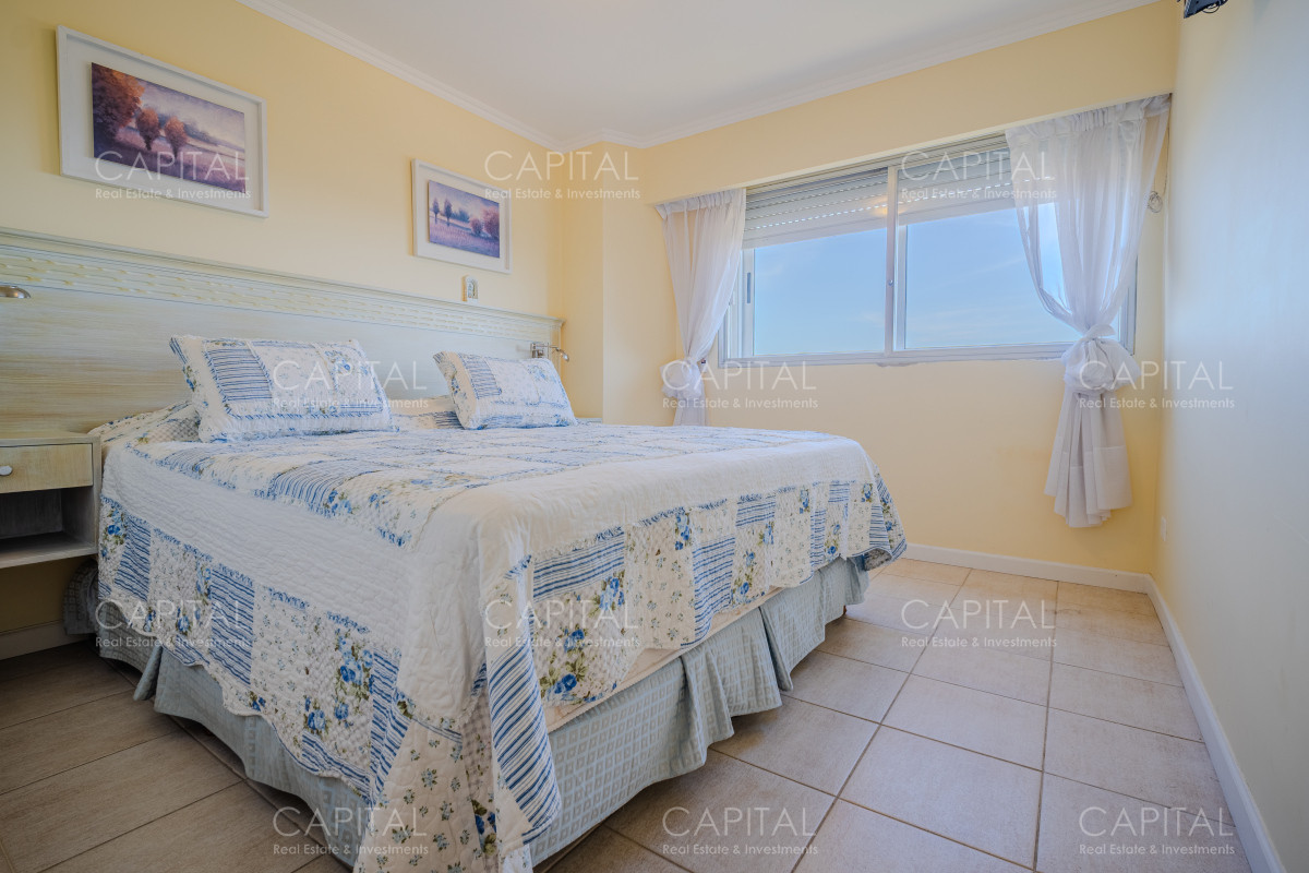 Apartamento ID.38440 - Penthouse de 3 dormitorios  y servicio  en primera linea Playa Mansa