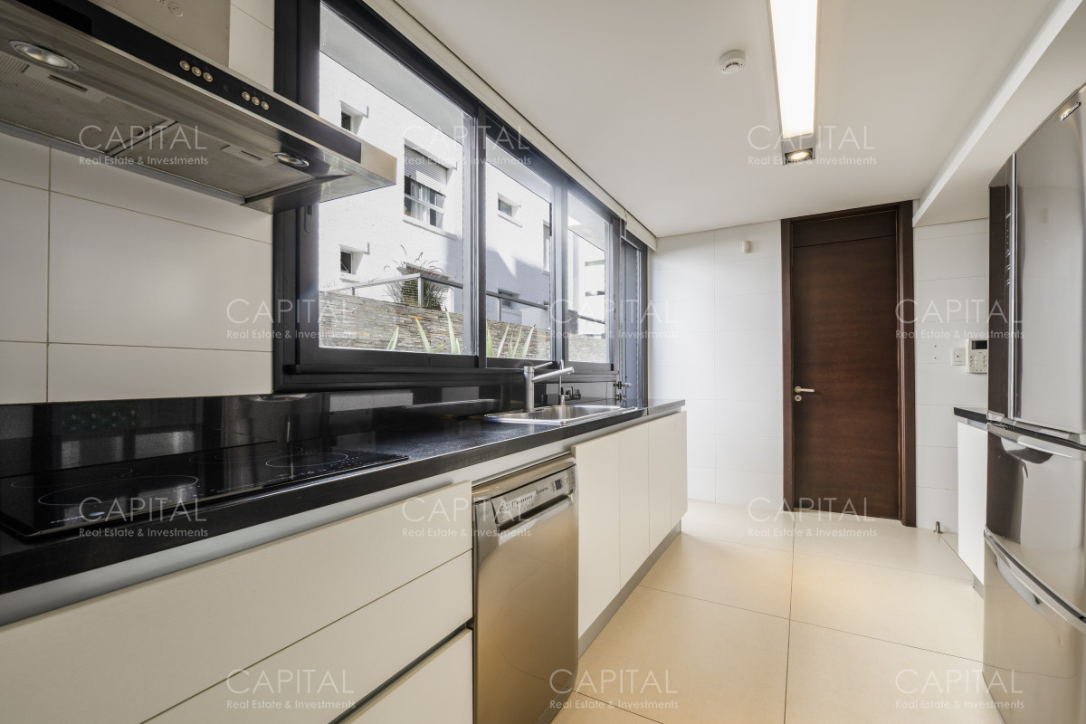 Apartamento ID.32557 - Departamento en Venta Primera Linea en Puerto Punta del Este