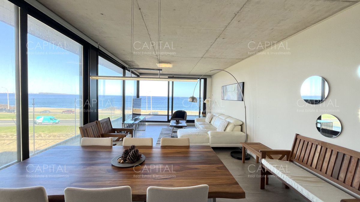 Apartamento ID.38676 - Apartamento en venta de 3 dormitorios en Playa Mansa frente al mar