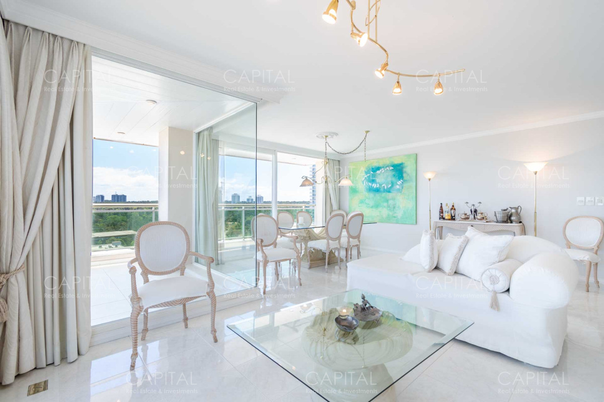 Apartamento ID.30233 - Coral Tower Esquinero frente al Mar Punta del Este Apartamento en Venta