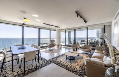 Venetian de tres y dependencia piso intermedio en venta