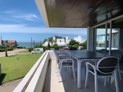 Alquiler temporal y venta de apartamento a pasos de Playa Montoya, Punta del Este