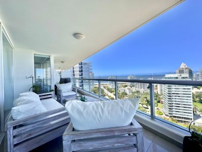 Apartamento en Torre One esquinero piso alto en venta