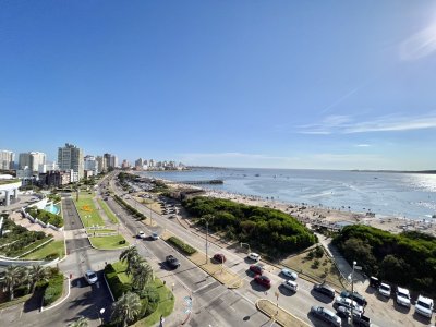 Millenium Tower  de Tres Dormitorios Primera Linea de Playa Mansa 