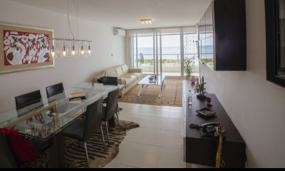 Season Tower Punta del Este Playa Mansa 2 dormitorios