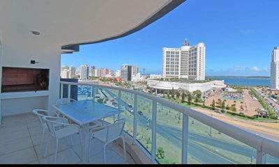 Apartamento Casino Tower en Venta de Dos dormitorios en Playa Mansa, Punta del este