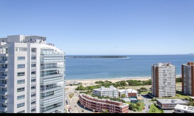 Miami Boulevard de dos dormitorios en venta, Playa Mansa, Punta del Este