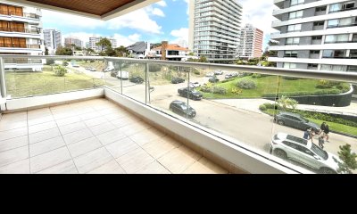 Moderno Apartamento en Venta Playa Brava