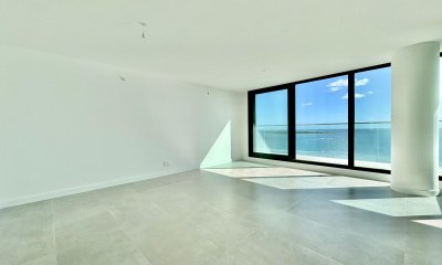 Apartamento de tres dormitorios en Venetian, Playa Mansa, Punta del Este