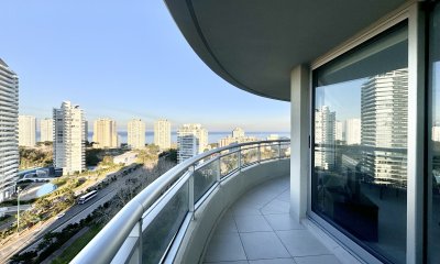 Ocean Drive de tres dormitorios en Roosevelt, Punta del Este.