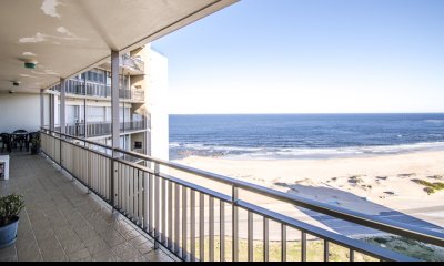 Excelente apartamento en Primera línea al mar Punta del Este