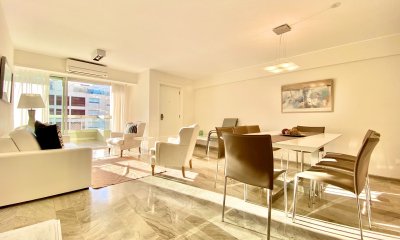 Apartamento de tres dormitorios en venta Punta del Este