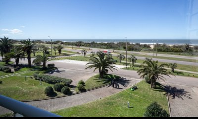 Alquiler en Punta del Este Apartamento Tres Dormitorios
