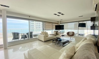 Penthouse en playa brava 3 suites y dependencia en Quartier del Mar
