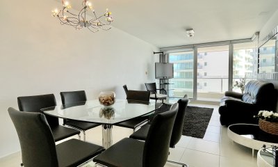 Apartamento de Dos dormitorios en Venta en Playa Mansa, Punta del Este