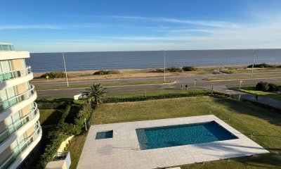 Apartamento en Venta, Playa Mansa, Primera línea, 2 dormitorios.